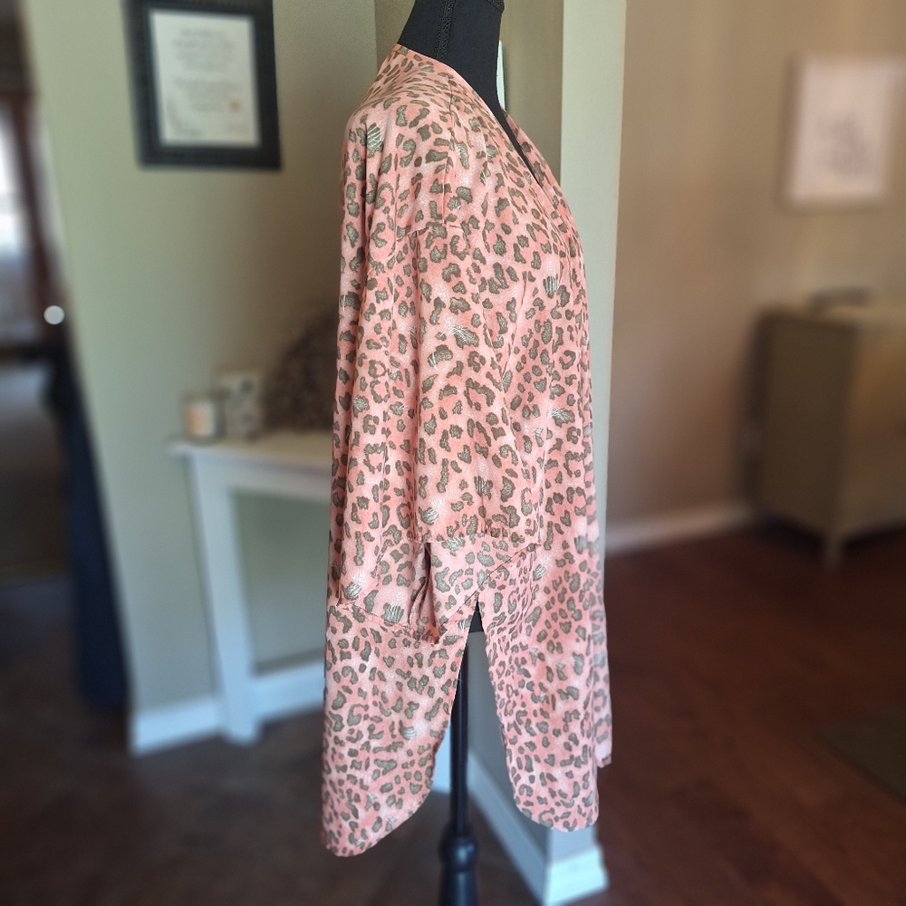 NICE! Pinkish Coral Leopard Print Kimono Sz Large By mts - Picture 10 of 16